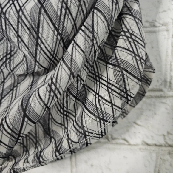 BANANA REPUBLIC Diamond Plaid Mesh Mock-Neck Top, S - Picture 4 of 8